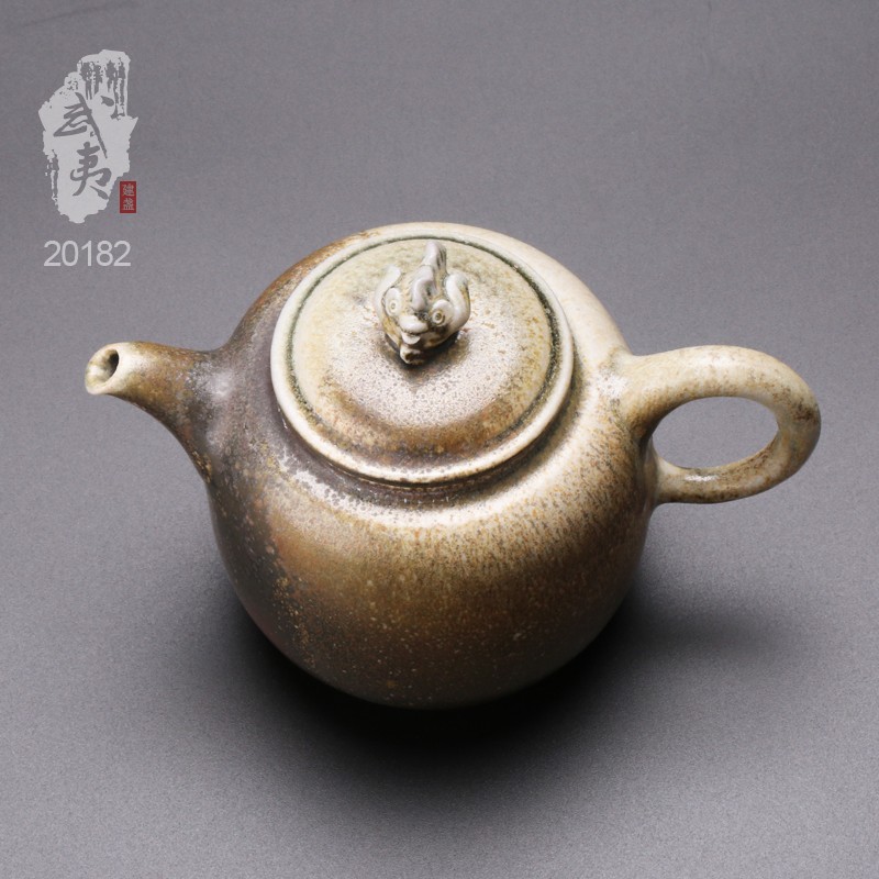 建盏大师刘美英，柴烧壶