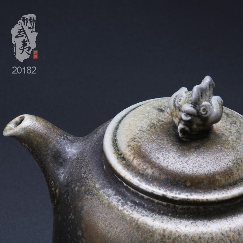 建盏大师刘美英，柴烧壶