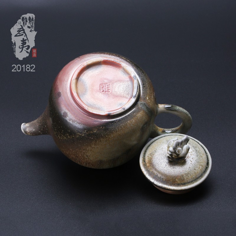 建盏大师刘美英，柴烧壶