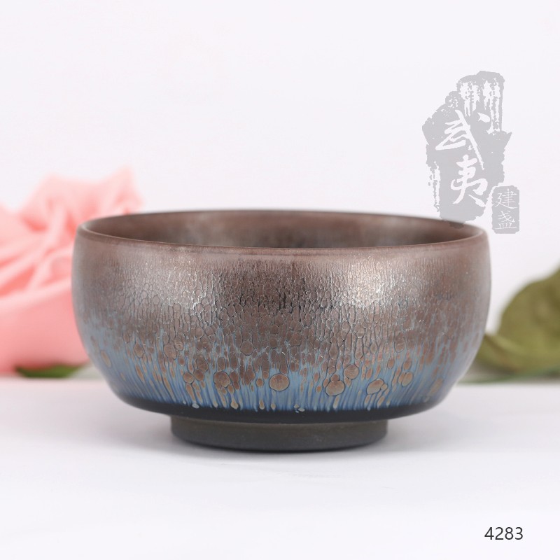 建盏大师阙梅娇，禅定油滴