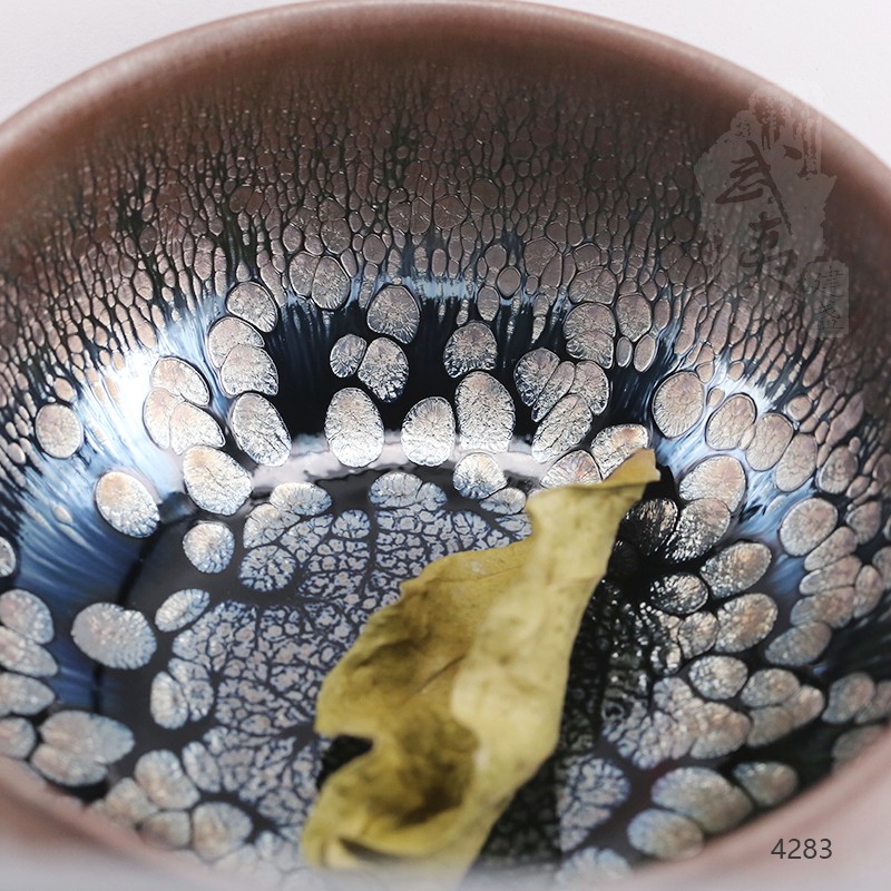 建盏大师阙梅娇，禅定油滴