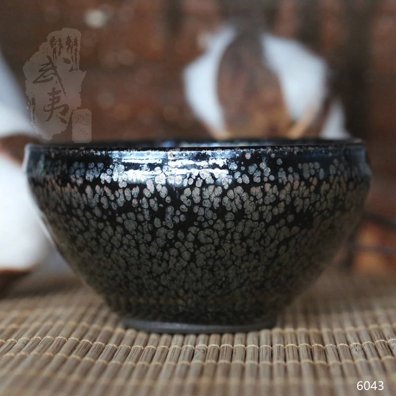 建盏大师卓立旗，束口油滴