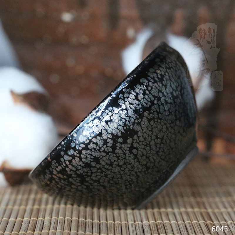 建盏大师卓立旗，束口油滴