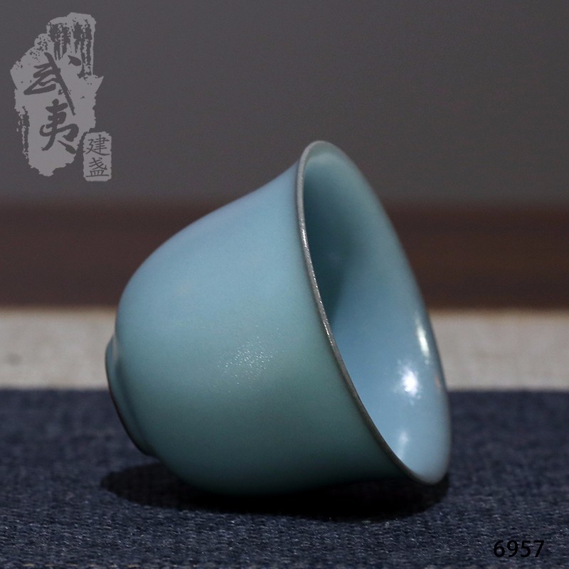台湾陶艺巨匠苏保在，青瓷小杯
