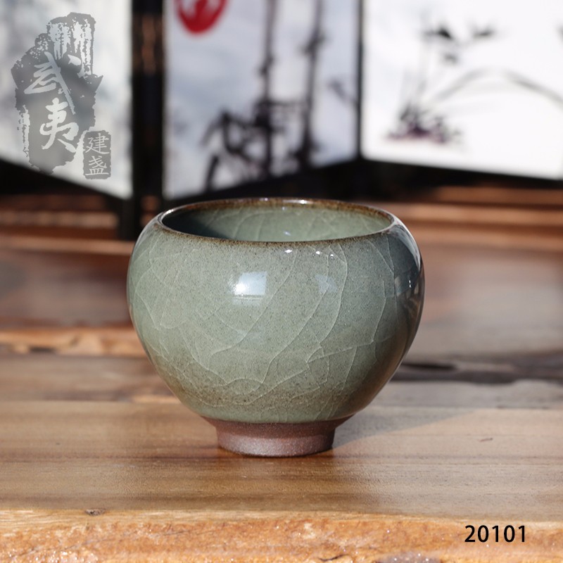 建盏大师危敏捷，青瓷小杯