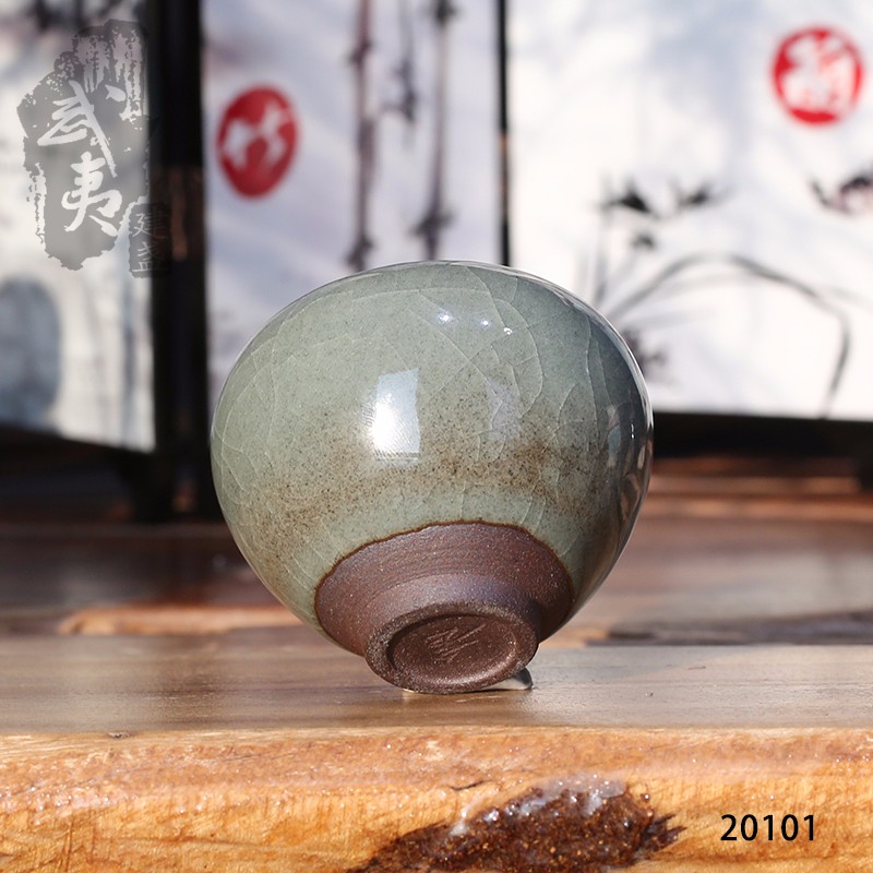 建盏大师危敏捷，青瓷小杯