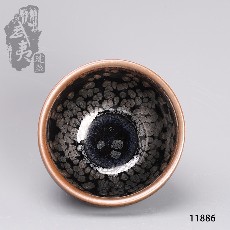 建盏大师杨敏，束口鹧鸪斑